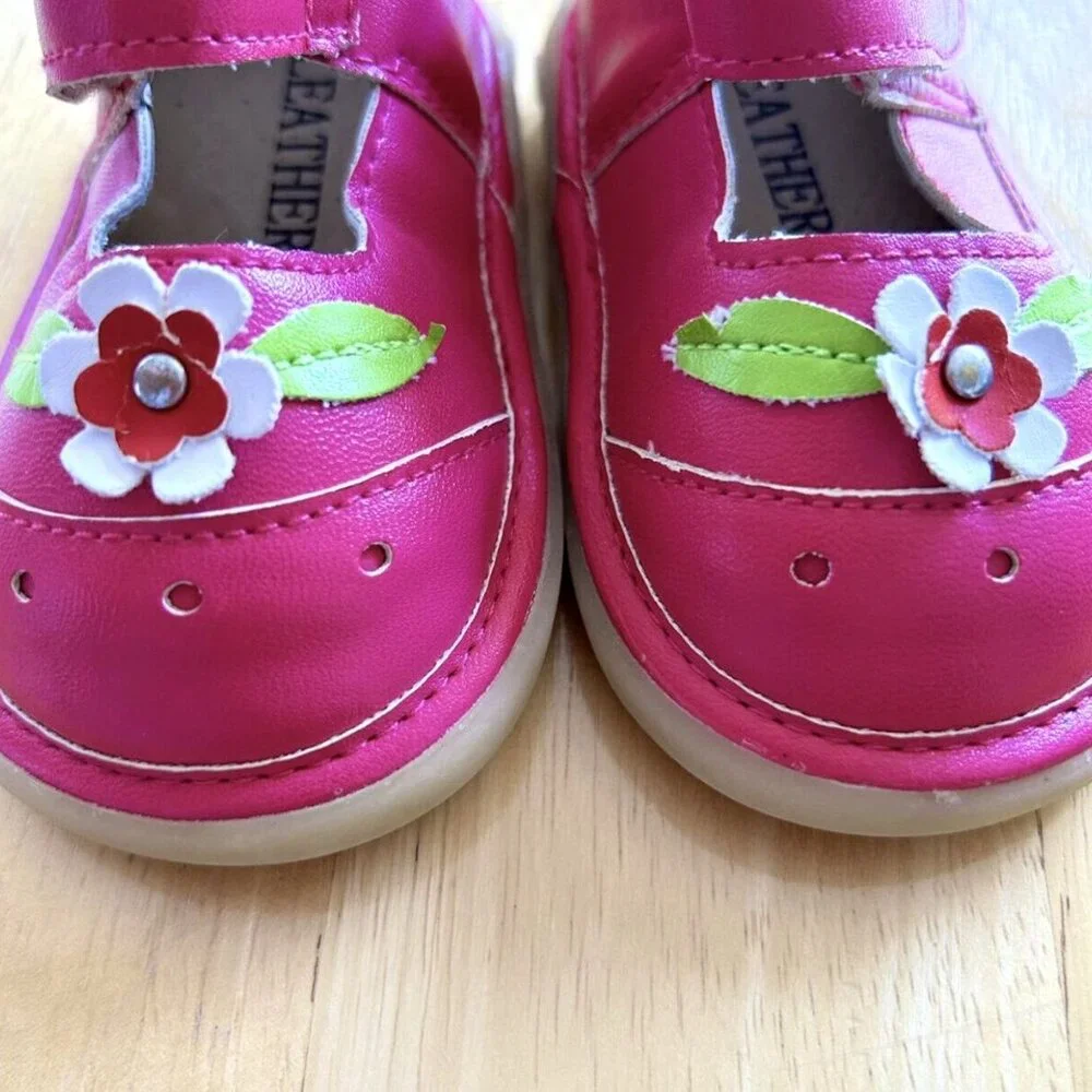 NWOT Pink Leather Early Walker Squeaker Shoes Size EU 20 (4.5 Infant)